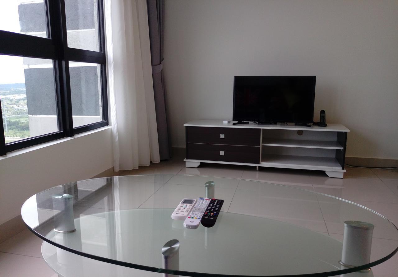 Ashton Meridin Suites Nusajaya  Exterior foto